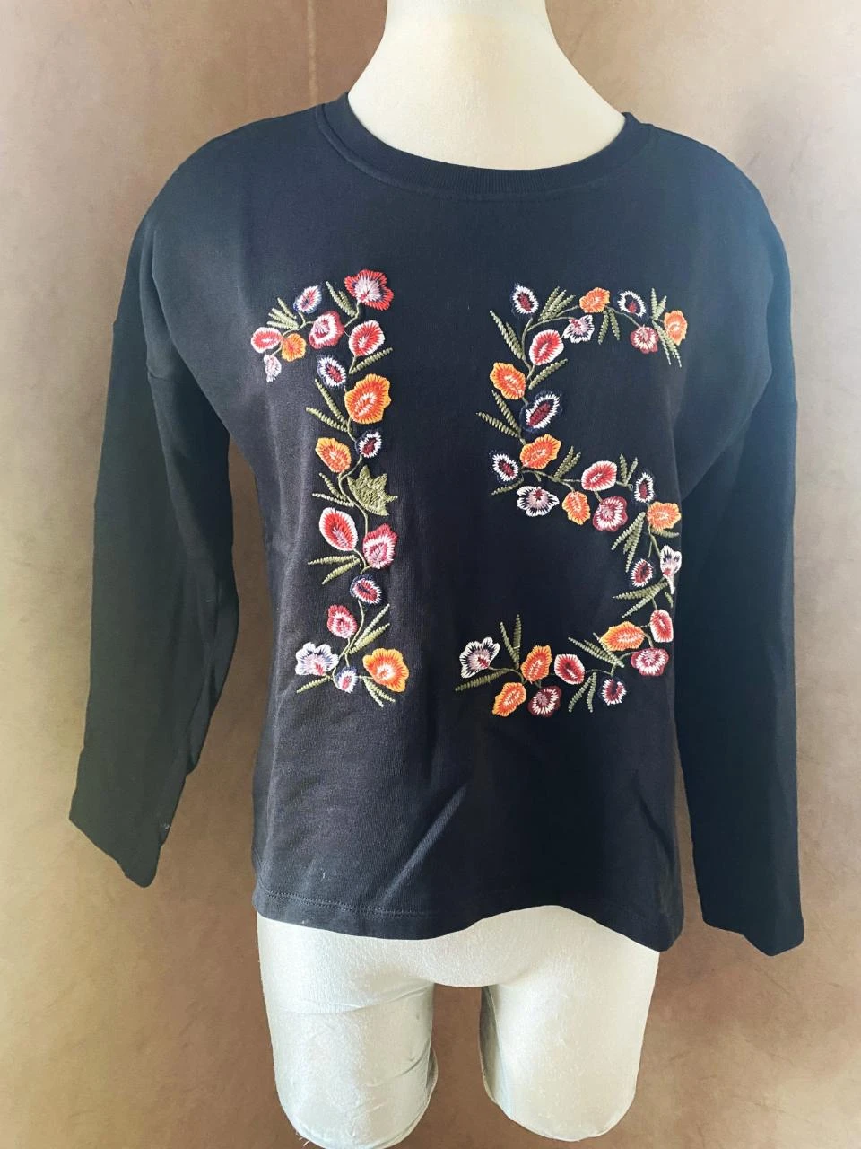 Sweat léger Only T36 noir brodé fleurs – 100 % coton, style bohème chic